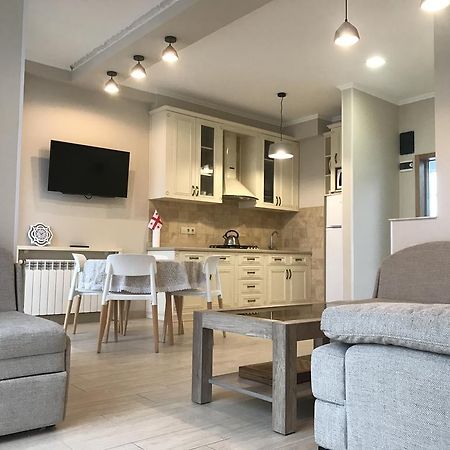 Piazza Apartment Батуми Екстериор снимка