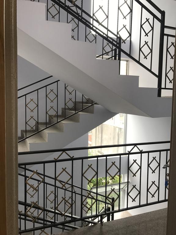 Piazza Apartment Батуми Екстериор снимка