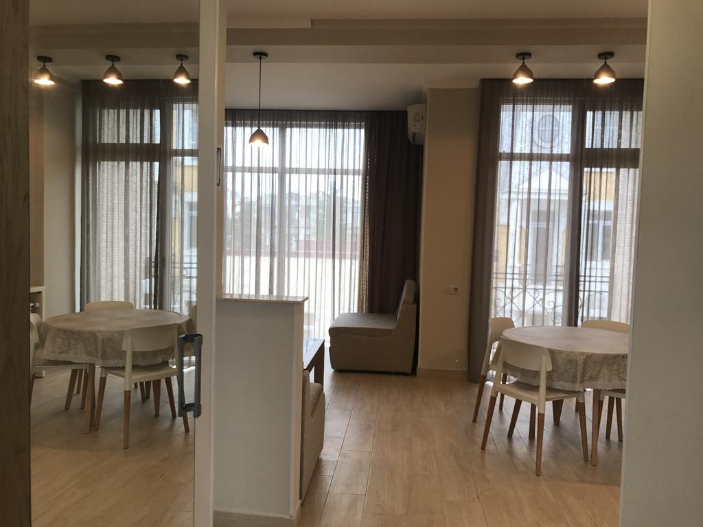 Piazza Apartment Батуми Екстериор снимка
