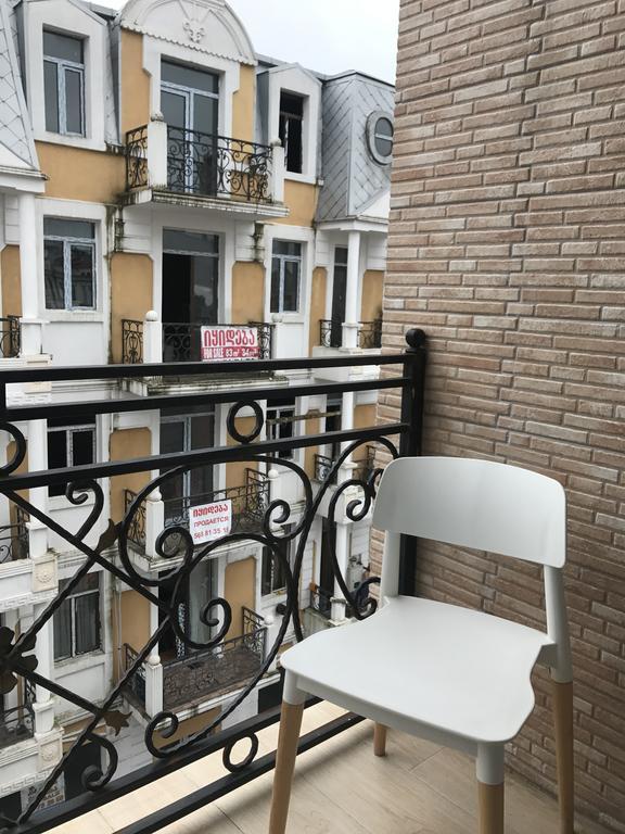 Piazza Apartment Батуми Екстериор снимка