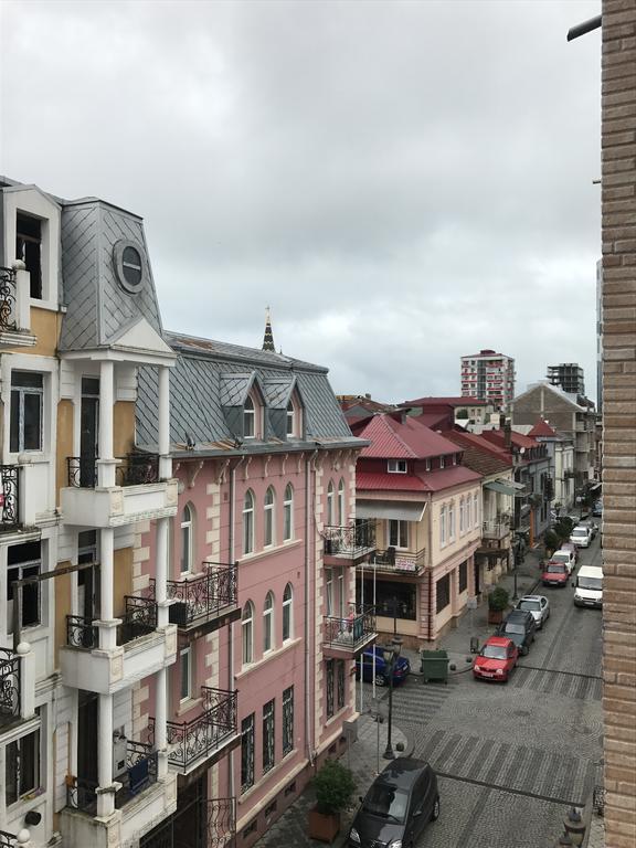 Piazza Apartment Батуми Екстериор снимка